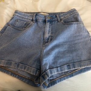PacSun Mom Jean Short Light wash